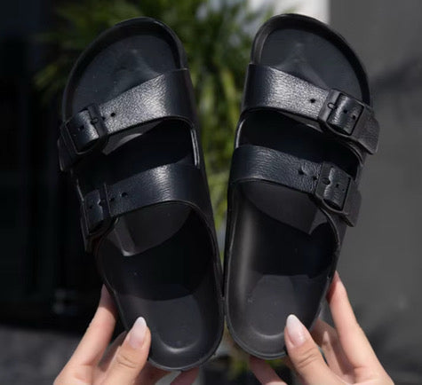 ShiftGlow Sandaler i svarta färg VårdaMedStil