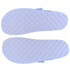 Komfort-skor i vitt med motiv av Tassar đŸ och Blommor đ· VĂ„rdaMedStil