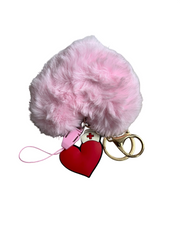 Fluffig PomPom Nyckelring med hjärtmotiv – för vårdspersonal ❤️ VårdaMedStil