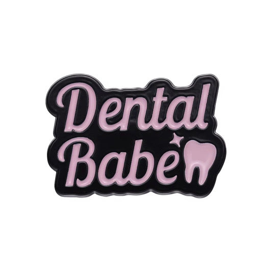 đŠ· Dental Babe - Emaljpin VĂ„rdaMedStil