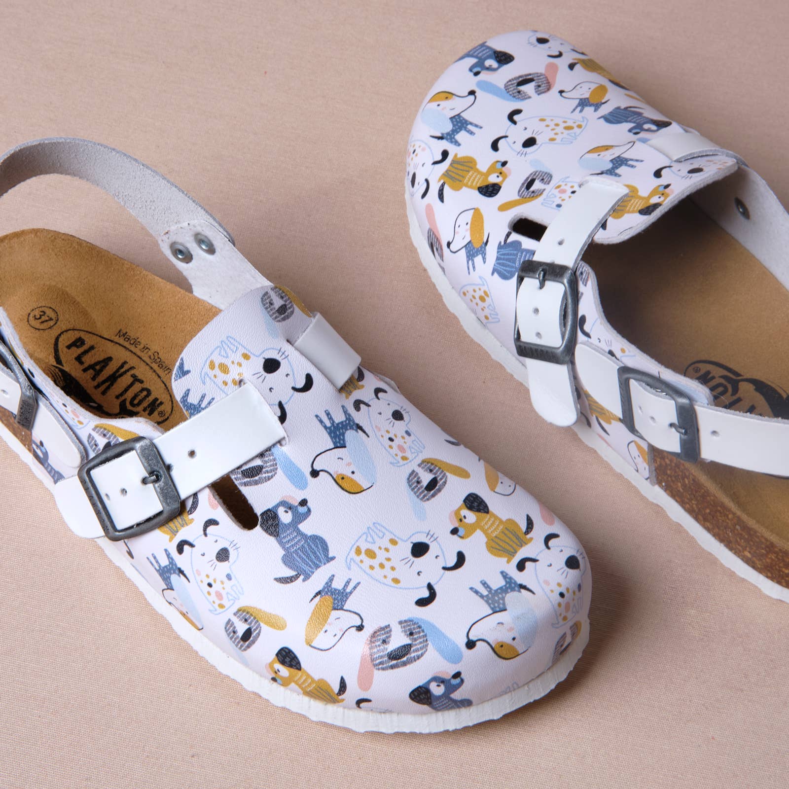 Tofflor med hälrem - Bio Dogs träskor VårdaMedStil