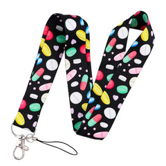 (Kopia) PharmaStyle Nyckelband – För Vårdproffs med Koll på Kapslarna och tabletterna Vårda Med Stil