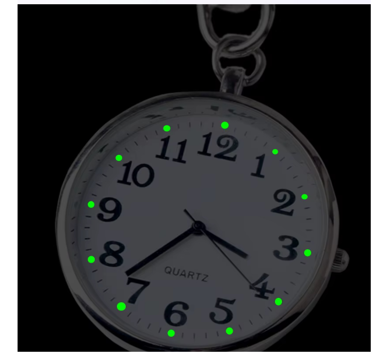 Stilfull fickklocka Svart med vit urtavla – praktisk & elegant på jobbet VårdaMedStil