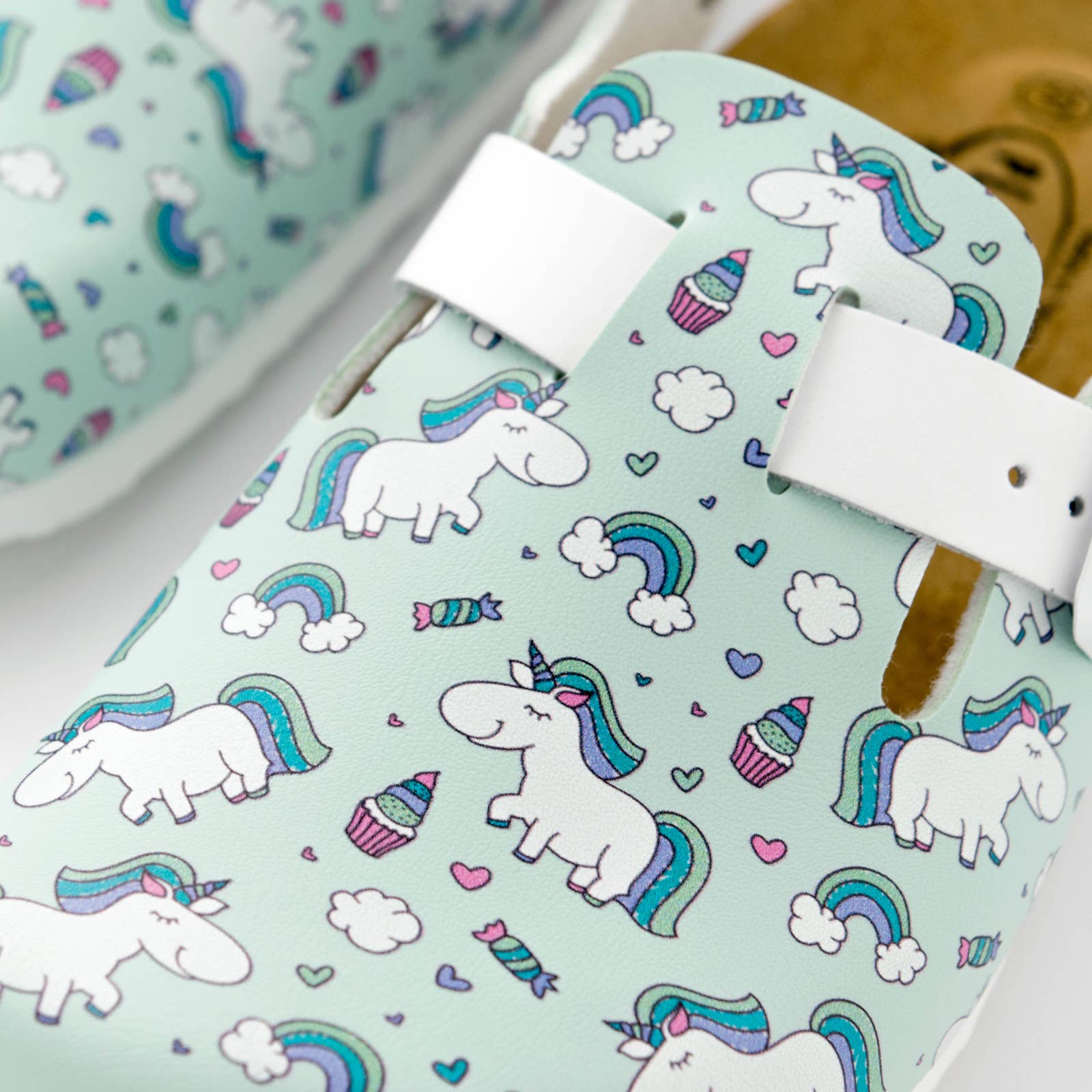 Tofflor med hälrem - Bio Unicorn träskor VårdaMedStil