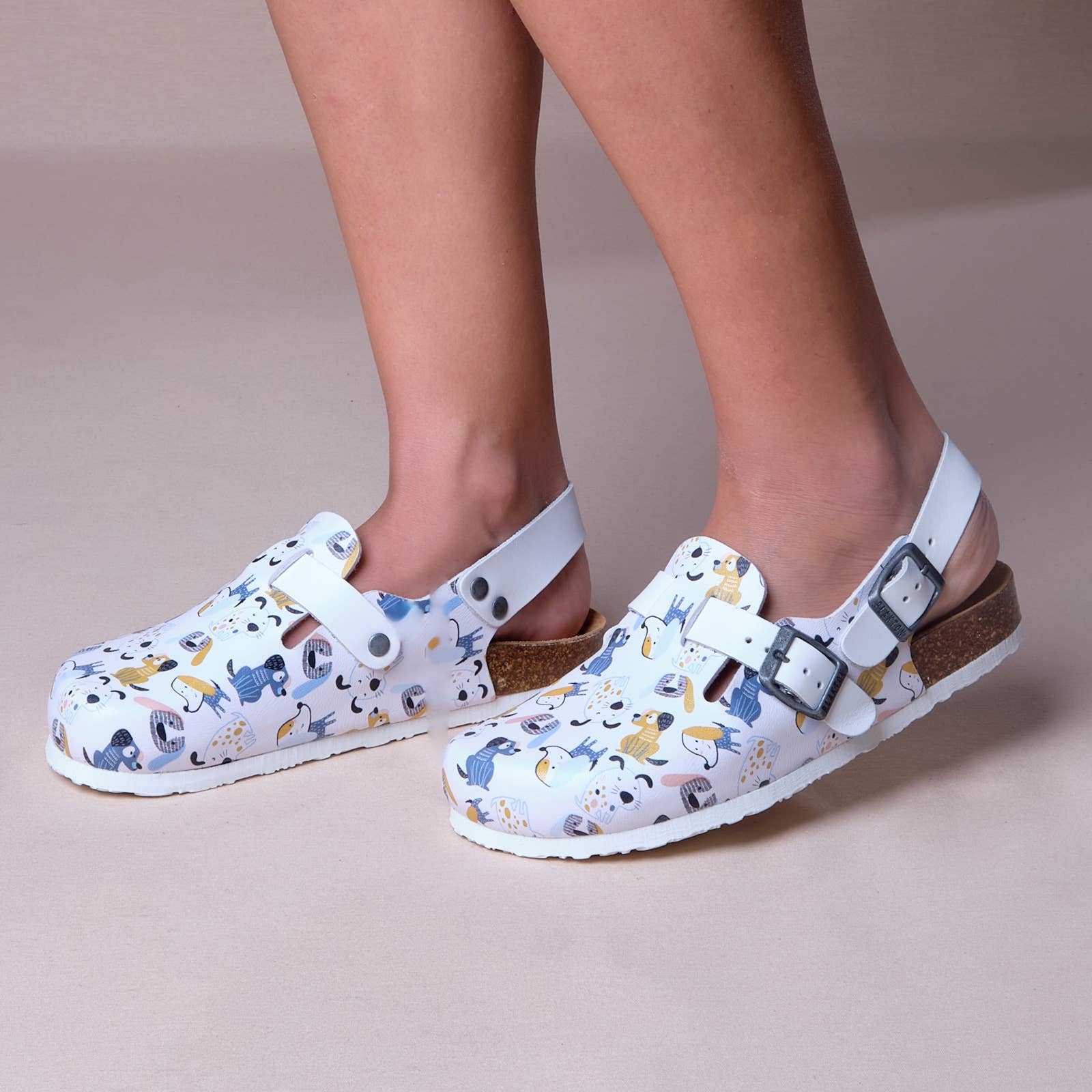 Tofflor med hälrem - Bio Dogs träskor VårdaMedStil