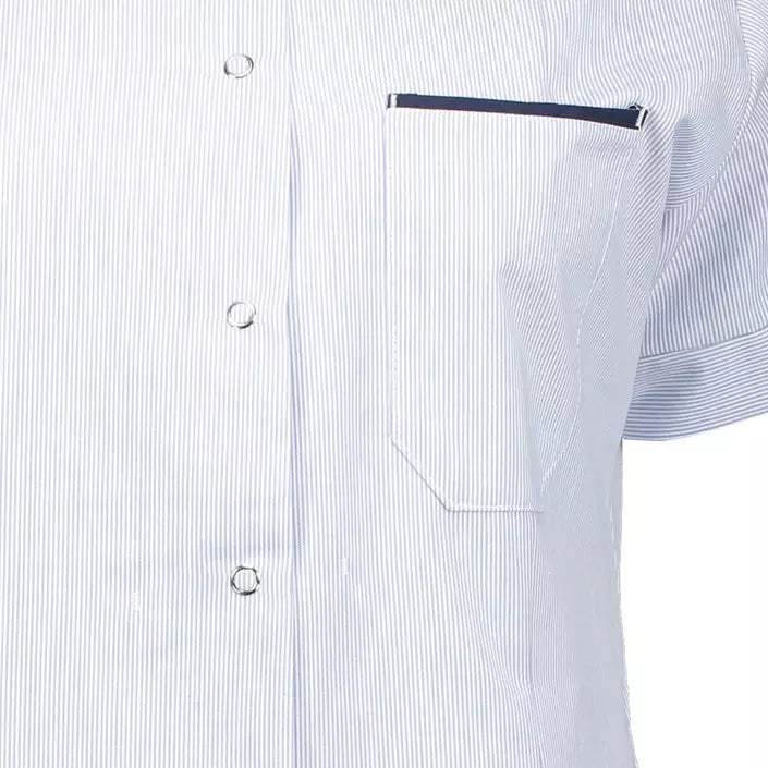 Arbetsklänning för vård & klinik – Mörkrosa damklänning från Hejco VårdaMedStil