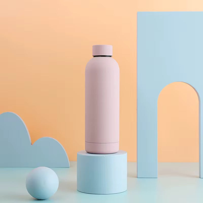 VårdaMedStil Termos/vattenflaska 500 ml för Vårdpersonal – Vakuumisolerad, Läckagesäker, Håller Varm 12 h & Kall 24 h - Ljusrosa 🎀 VardaMedstil