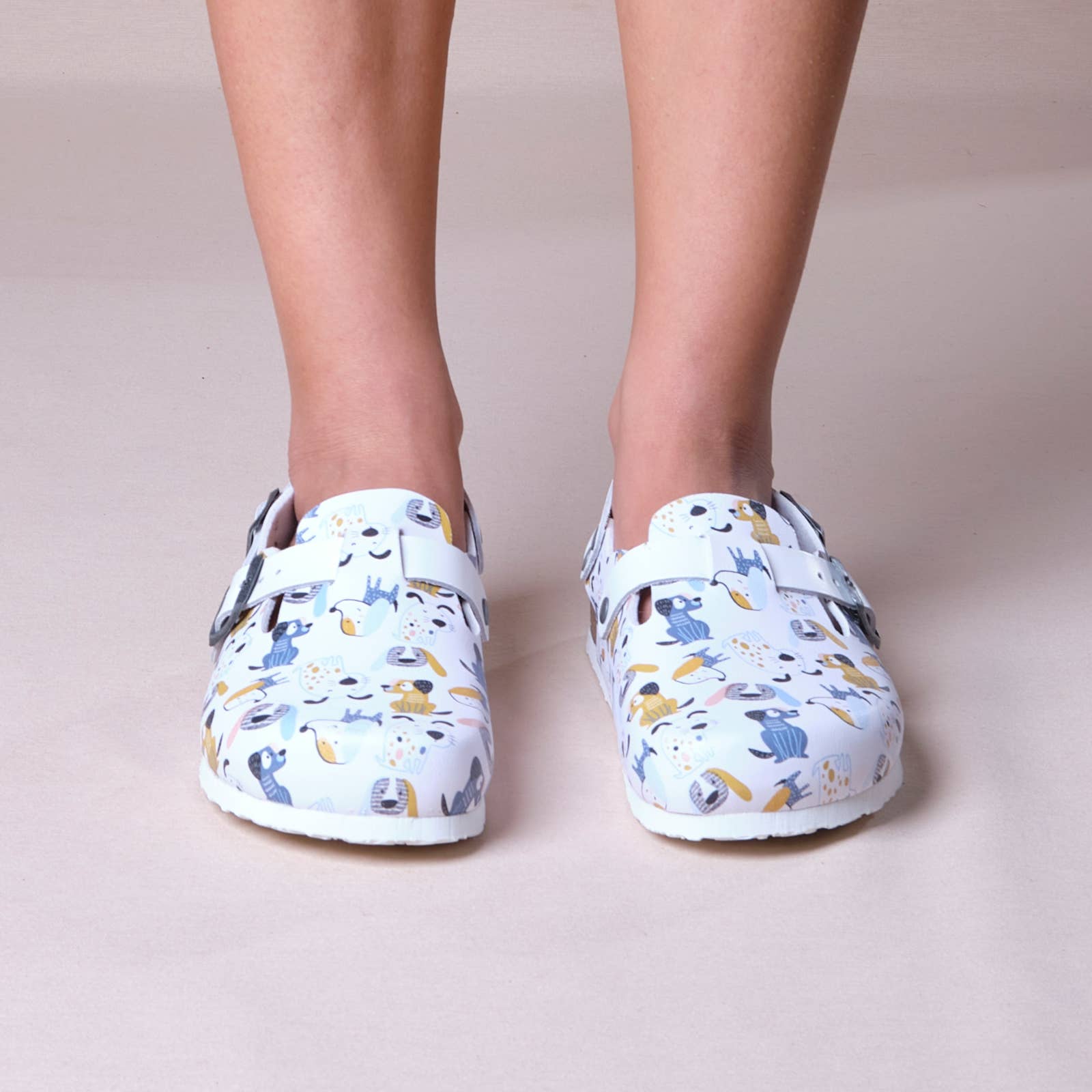 Tofflor med hälrem - Bio Dogs träskor VårdaMedStil